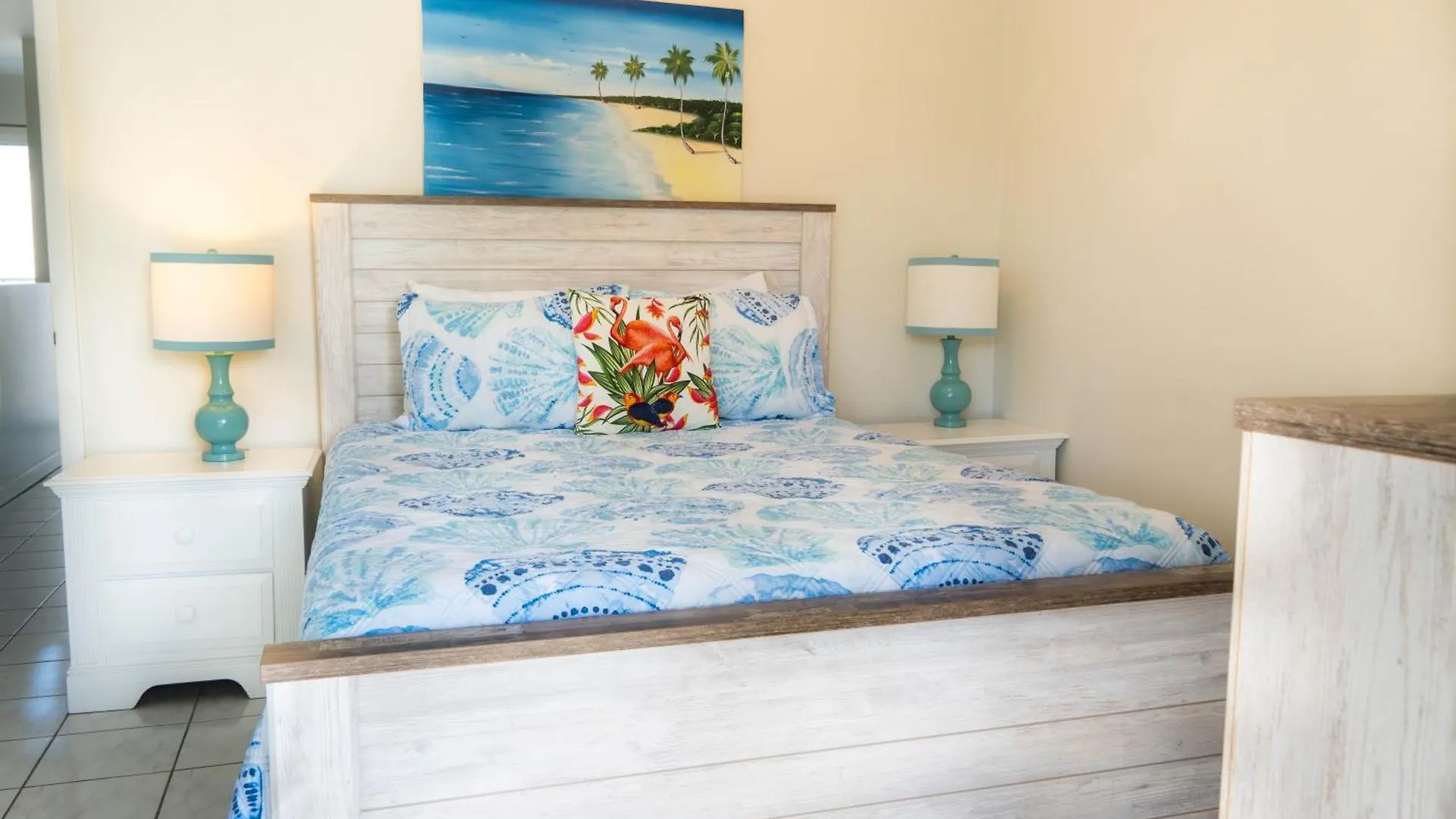 Island Club Turks & Grace Bay Place Aparthotel
