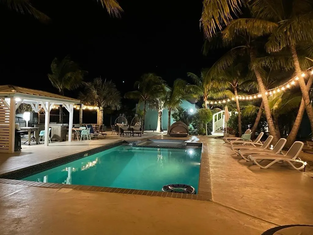 Aparthotel Island Club Turks & Grace Bay Place