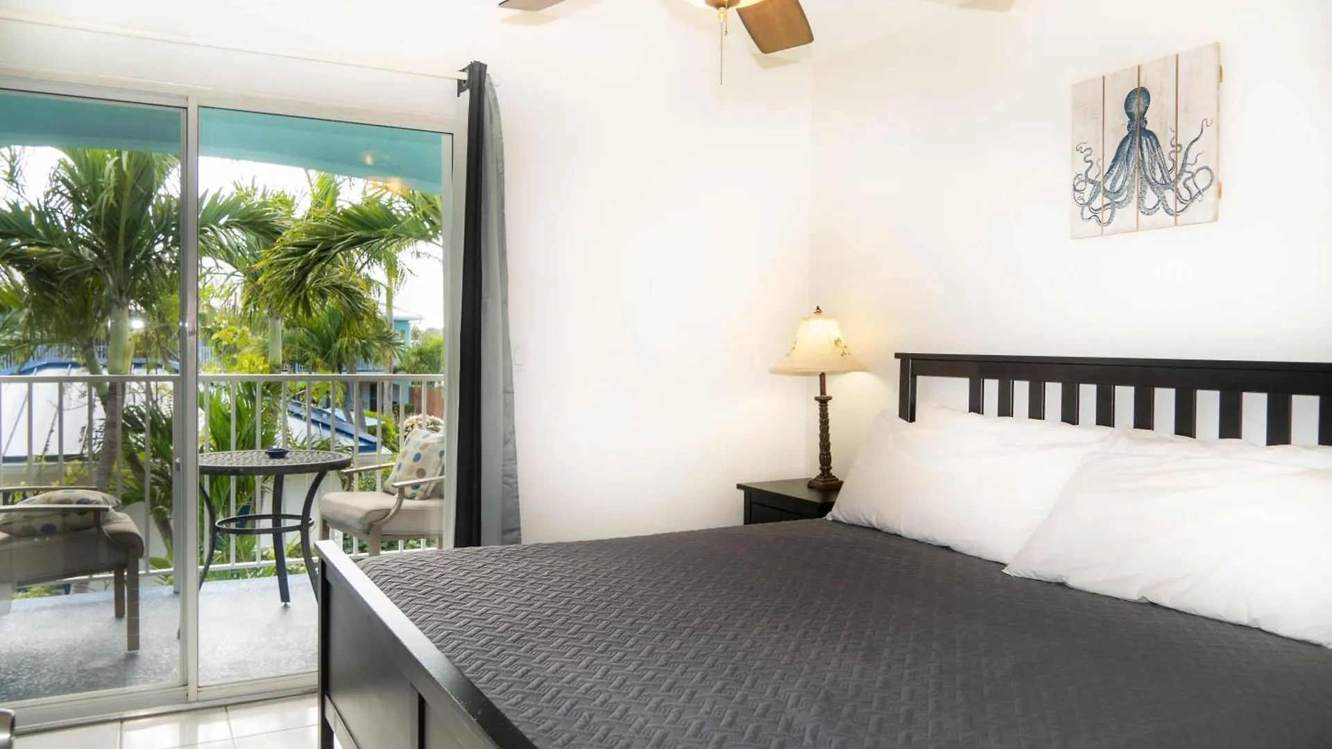 Aparthotel Island Club Turks & Grace Bay Place